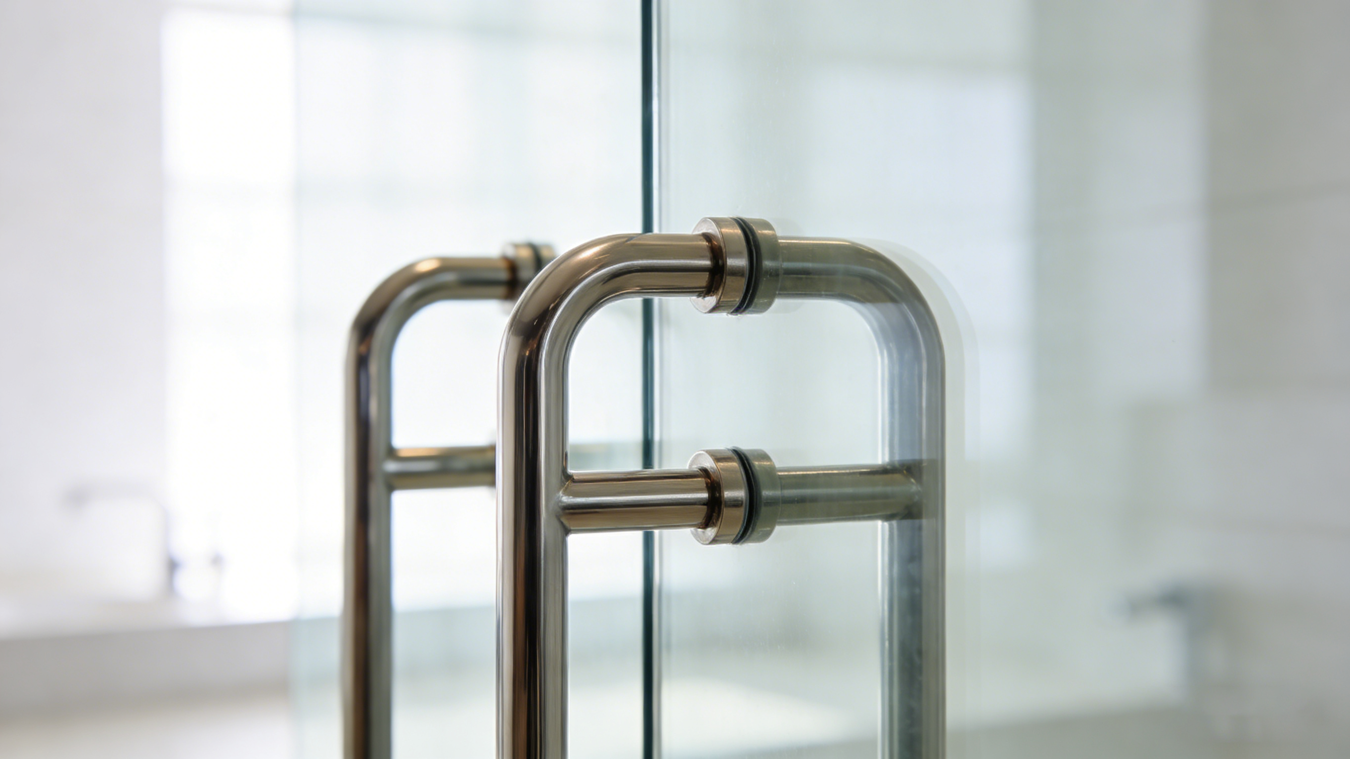 Fabricante de herrajes para puertas de vidrio